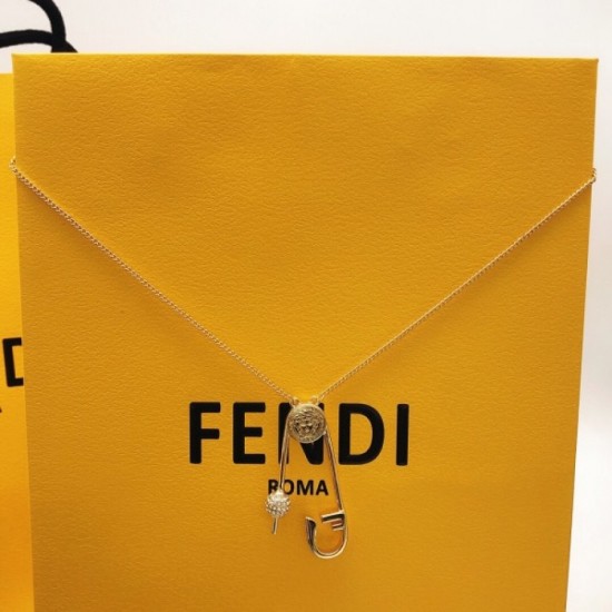 Summer new work necklace 2023SS FENDI Fendi that can create a new look Summer new work necklace 2023SS FENDI Fendi that can create a new look